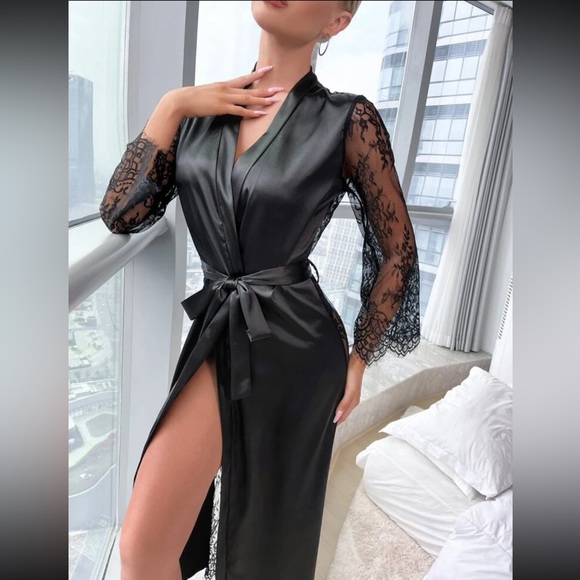 Elegant Sexy Contrast Lace Belted Satin Sleep Robe - Picture 5 of 7